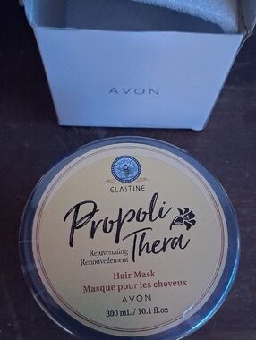 Avon Propoli Thera Hair Mask - Cream and Black